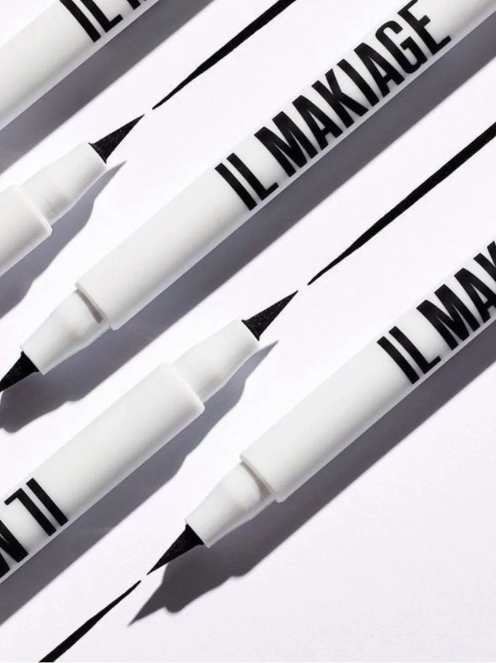 IL Makiage Black Card Liquid Eyeliner- waterproof, pigmented, precise, vegan